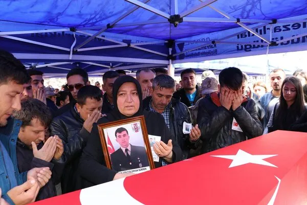 Afrin şehidi Uzman Çavuş'u Kahramanmaraş'ta 10 bin kişi uğurladı