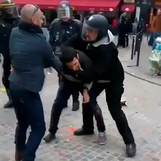 Macron'un Özel Kalem Müdür Yardımcısı gözaltında