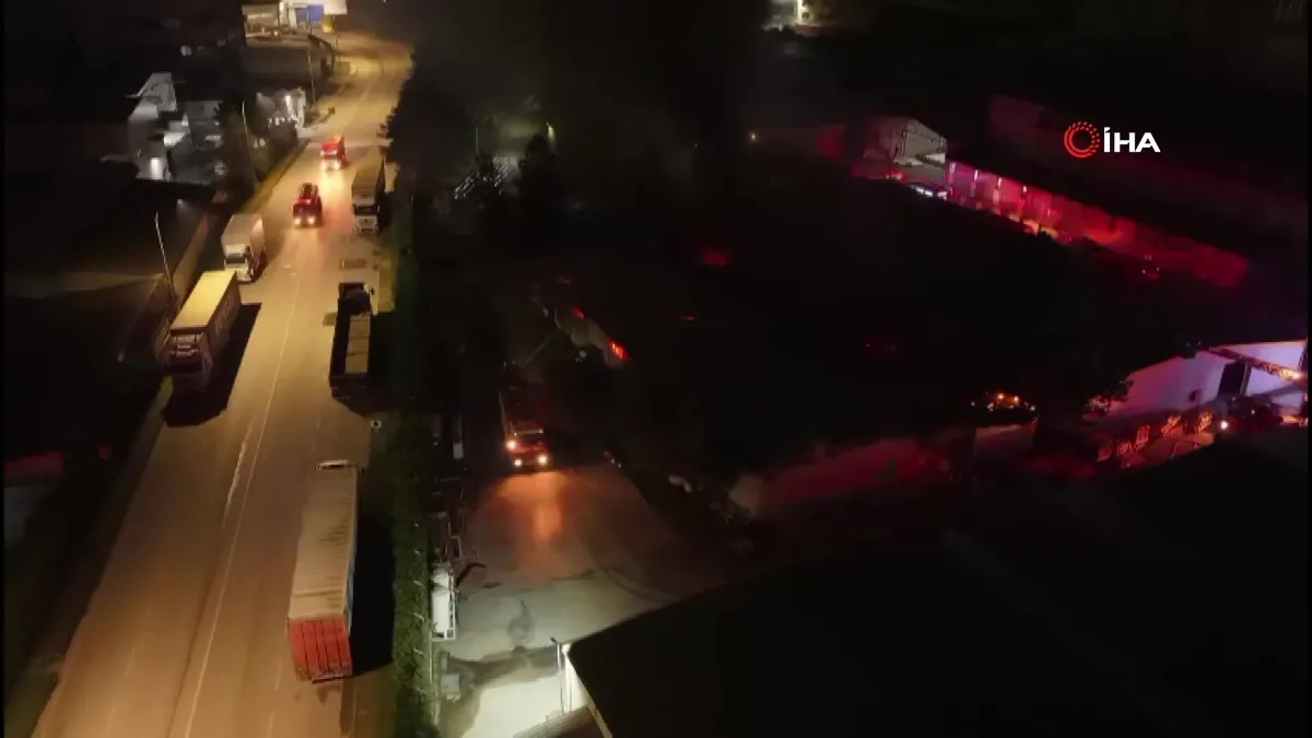 Bursa’da tekstil fabrikasında yangın | vİDEO videosunu izle Bursa’da tekstil fabrikasında yangın | vİDEO videosunu izle