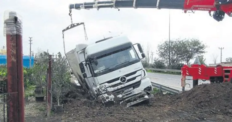 TIR kazaları ucuz atlatıldı