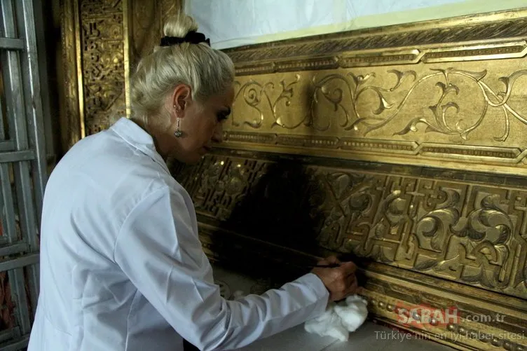 Dolmabahçe Sarayı’ndaki en büyük altın varak çerçeveli tablo restorasyonda