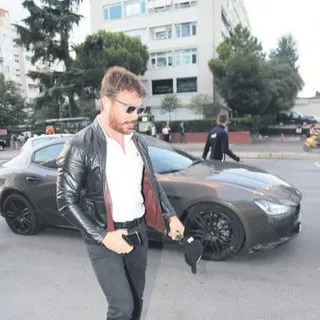 Sinan Akçıl geldi Hande Yener kaçtı