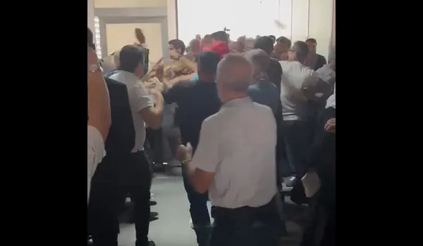 yer-elazig-sumeyye-esi-tarafindan-kursunlanarak-katledilmisti-adliyede-taraflar-birbirine-girdi-o-anlar-kamera-1789041418447.jpg