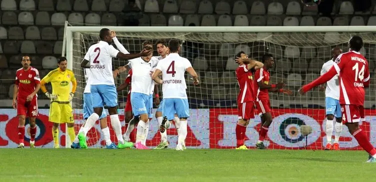 Sivasspor-Trabzonspor maçından kareler