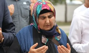 Şehit Bedirhan bebek ve annesi mezarı başında anıldı #hakkari