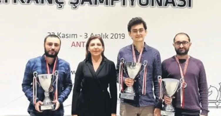 Satrançta ‘büyük usta’ VAHAP ŞANAL Türkiye şampiyonu