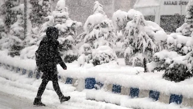 son-dakika-meteorolojiden-51-il-icin-kar-uyarisi-istanbul-ankara-ve-izmir-dahil-beyaz-esaret-ne-zaman-baslayac-1768370020586.jpg (787×446)