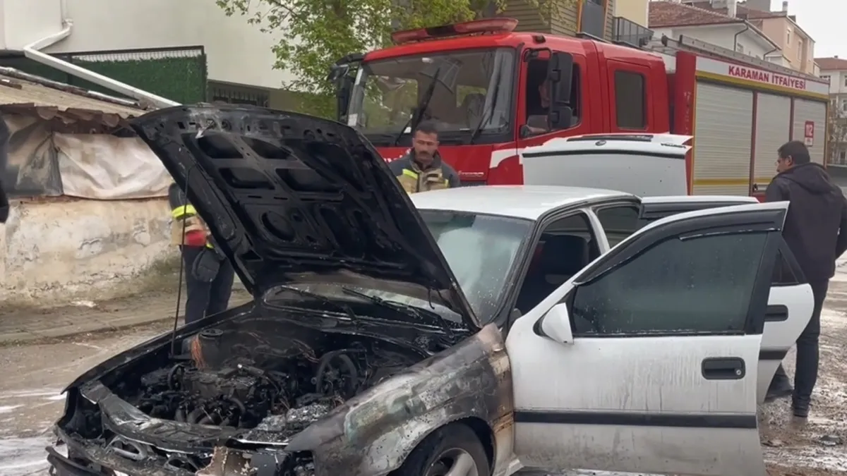 Karaman’da motor kısmından alev alan otomobil kullanılamaz hale geldi Karaman’da motor kısmından alev alan otomobil kullanılamaz hale geldi