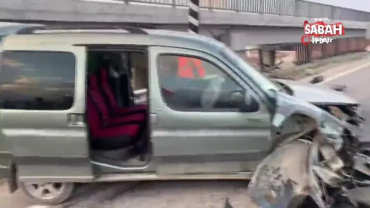 Araçlar hurdaya döndü, bariyerler otomobilin köprüye uçmasını engelledi | Video
