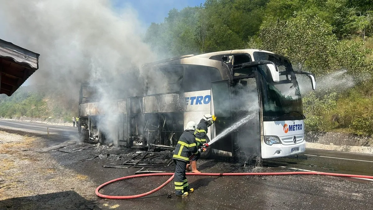 Kastamonu'da yolcu otobüsünü alevler sardı: 10 yolcu son anda kurtuldu!