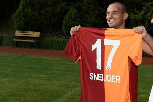 Sneijder'e 4.5 milyon Euro