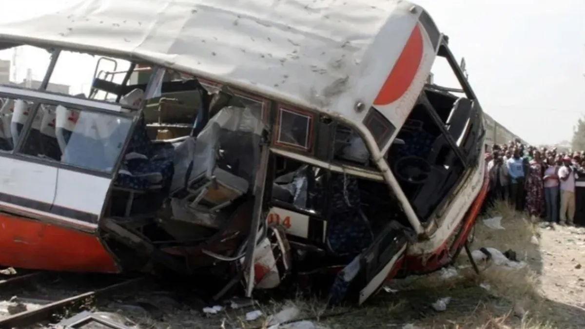 Uganda’da minibüs ile kamyon çarpıştı! 14 ölü, 4 yaralı Uganda’da minibüs ile kamyon çarpıştı! 14 ölü, 4 yaralı