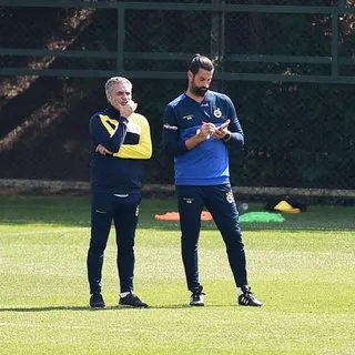 Fenerbahçe'de flaş transfer gelişmesi! Yeni sol beki Volkan Demirel buldu