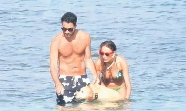 Kızlarıyla eğlendiler