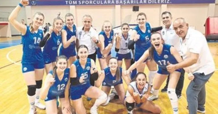 Mavi melekler iddialı geliyor