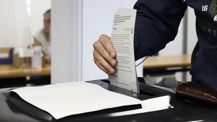 Almanya’da erken seçim: Oy verme işlemi başladı