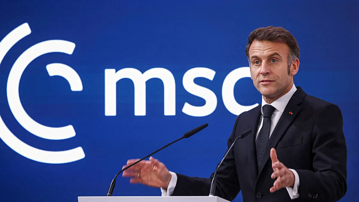 Fransa’da sosyal medya yasağı genişliyor! Macron’dan yeni açıklama: “Kurallarımıza uymayanı engellemeliyiz” Fransa’da sosyal medya yasağı genişliyor! Macron’dan yeni açıklama: “Kurallarımıza uymayanı engellemeliyiz”