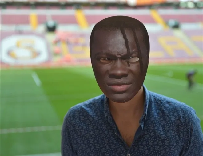 Gomis'e büyük destek! Anlamlı pankartlar.. - 4