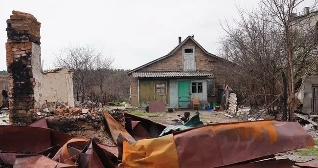 Savaşın acısı felç etti! Kiev'de bir kasaba daha yok oldu
