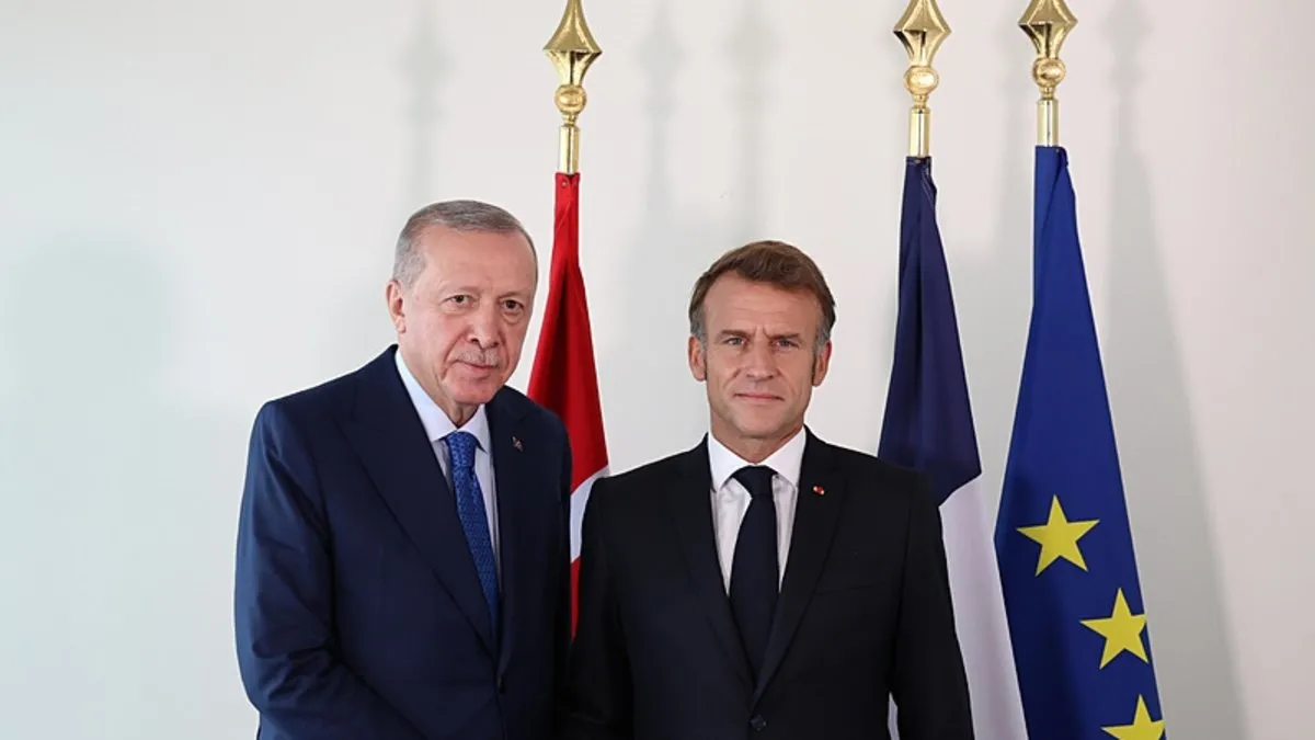 Görüşmeye damga vurdu: Erdoğan ve Macron arasında esprili diyalog!