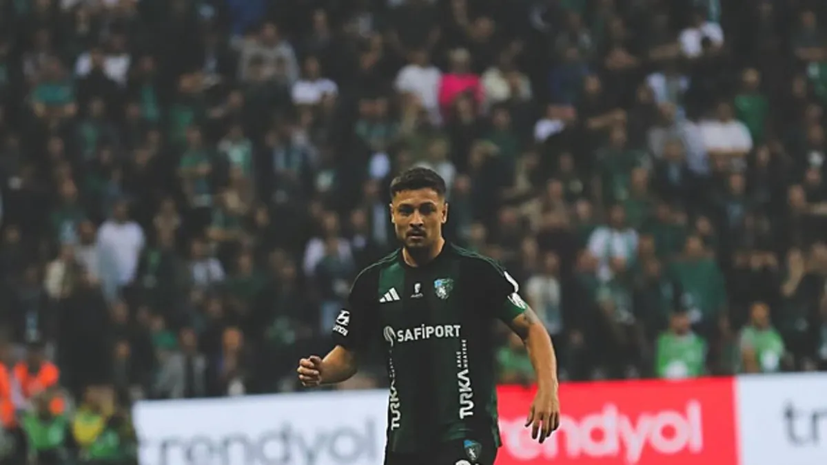 Kocaelispor’da kaptan Ahmet Oğuz veda etti Kocaelispor’da kaptan Ahmet Oğuz veda etti