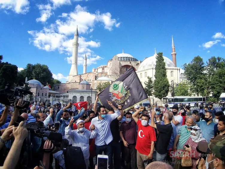 Εικόνες της τελευταίας στιγμής και όλες οι εξελίξεις από την Αγία Σοφία που προετοιμάστηκαν για την προσευχή της Παρασκευής