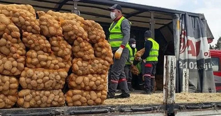 Başkan Erdoğan müjdeyi vermişti! Üreticiden alınan patates ve soğanlar ücretsiz dağıtılmaya başlandı