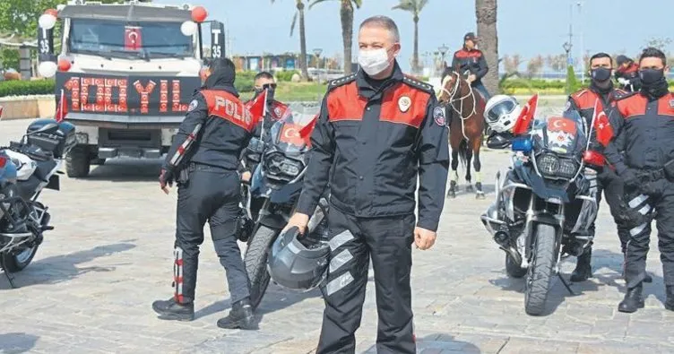 İzmir polisinden 23 Nisan sürprizi