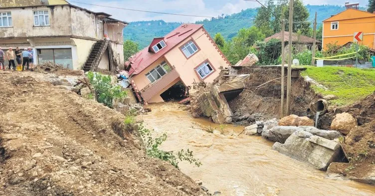 Sağanak yağış Giresun ve Trabzon’u vurdu