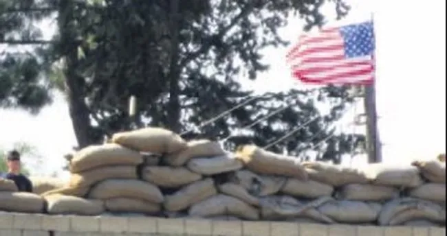 PYD, ABD bayrağını kalkan olarak kullanıyor
