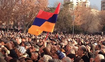 Son dakika: Ermenistan’da Sarkisyan karşıtı gösteriler sürüyor!