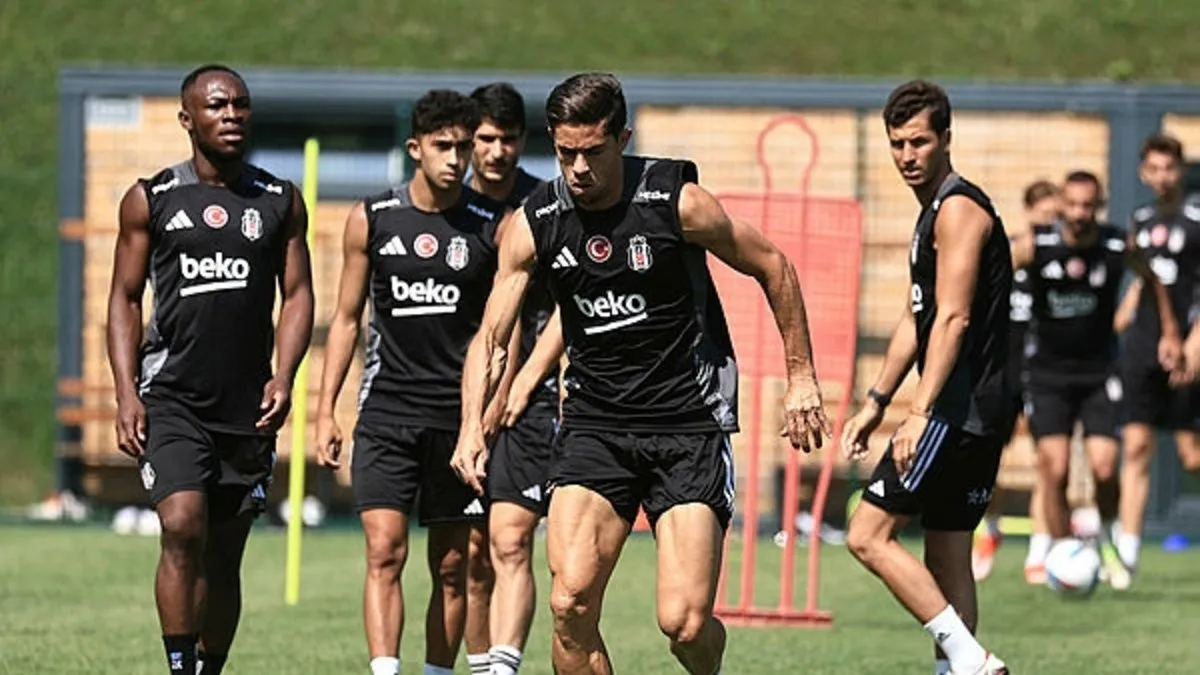 Beşiktaş'ta iki ayrılık