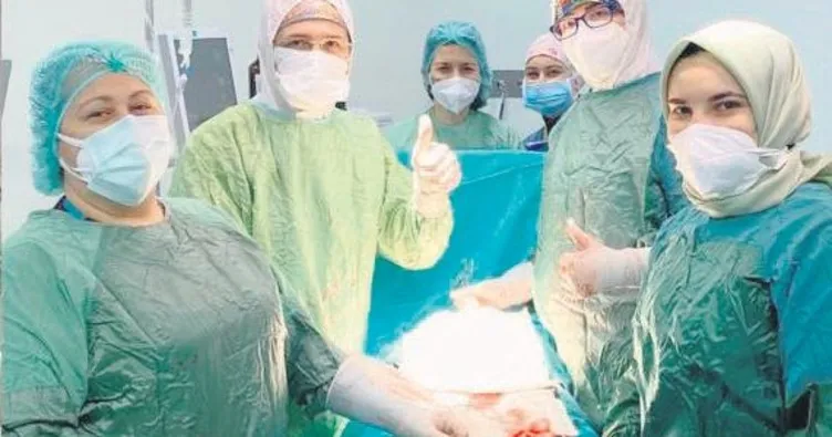 Korona hastası anne ikiz bebek doğurdu