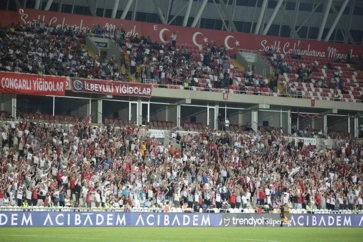 Trendyol Süper Lig’in en çok taraftar çeken stadyumları belli oldu! Zirvede büyük fark...