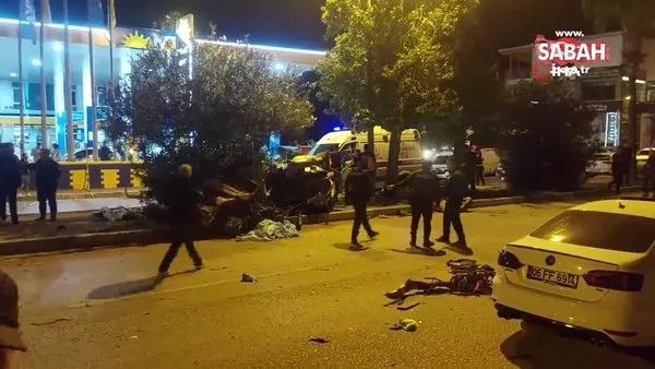 Adana‘da ağaca çarpan otomobil ikiye bölündü: 3 ölü, 2 yaralı | Video