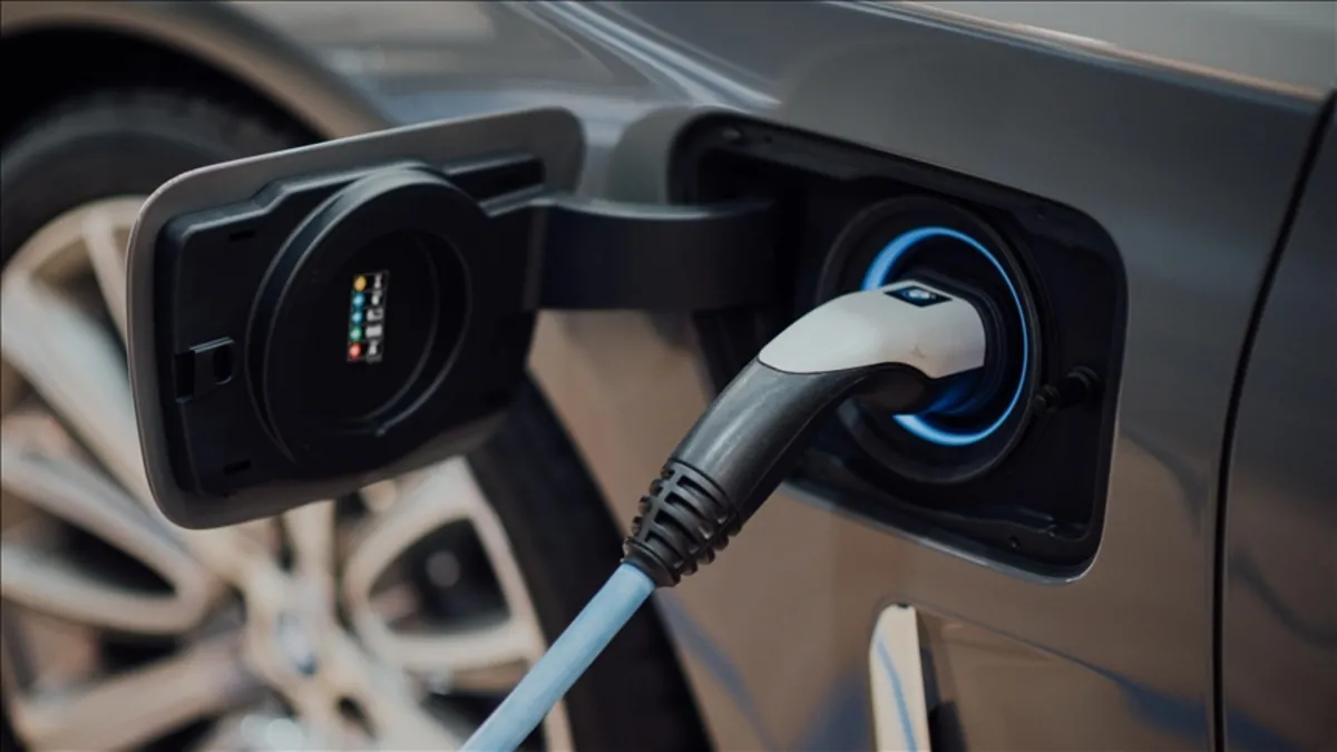 Türkiye’deki elektrikli otomobil sayısı 424 bine dayandı! Türkiye’deki elektrikli otomobil sayısı 424 bine dayandı!