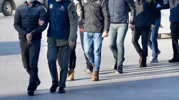 guncelleme-balikesir-merkezli-feto-sorusturmasinda-23-gozalti-1637611051015.jpg Balıkesir merkezli 14 ilde FETÖ operasyonu: 23 gözaltı