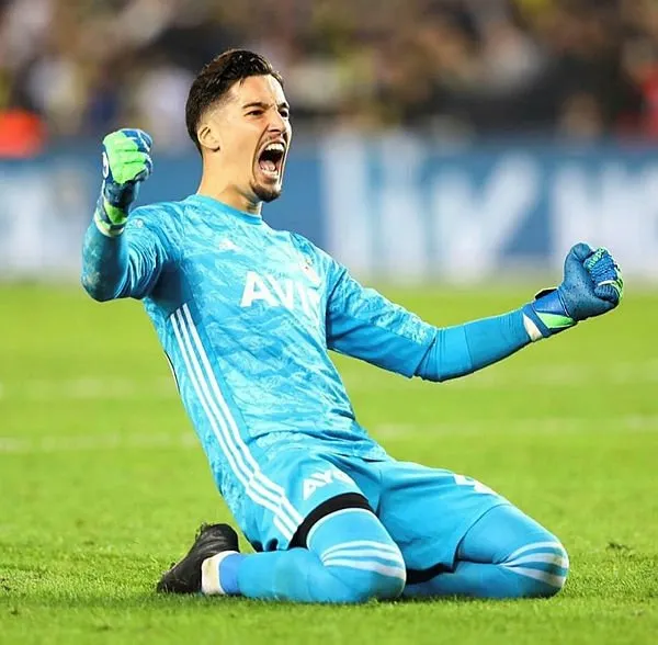 Altay Bayındır'dan şampiyonluk sözleri! Herkes çok özledi