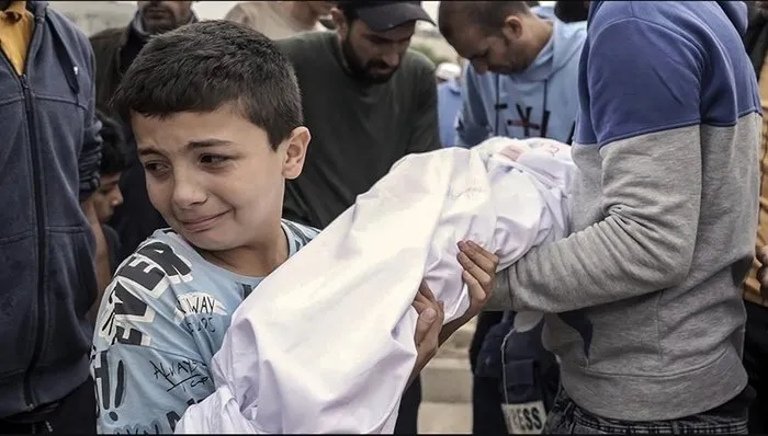 CNN sunucusundan skandal Gazze açıklaması: Tepkilerden sonra özür diledi