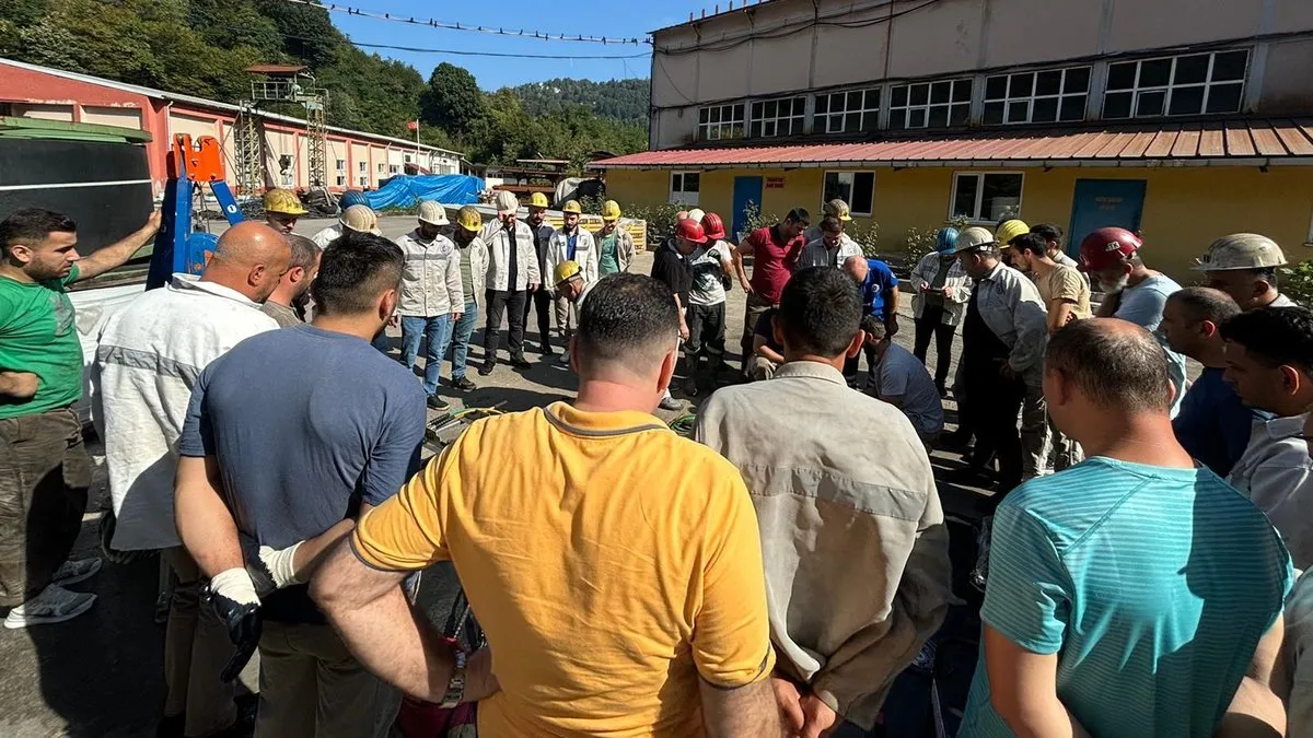 Türkiye Taş Kömürü Üzülmez işletmesinde acil durum kursları devam ediyor