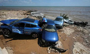 İspanya’da sel! Araçlar denize sürüklendi