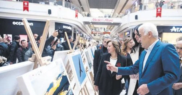 Kuş fotoğrafları sergileniyor