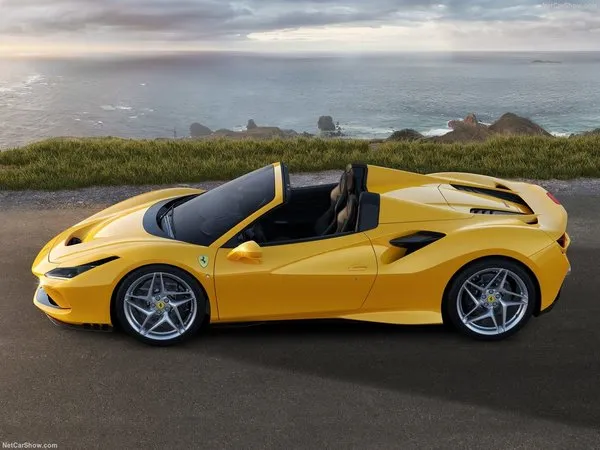 2020 Ferrari F8 Spider hakkında her şey! İşte İtalyan devinin diğer canavarı