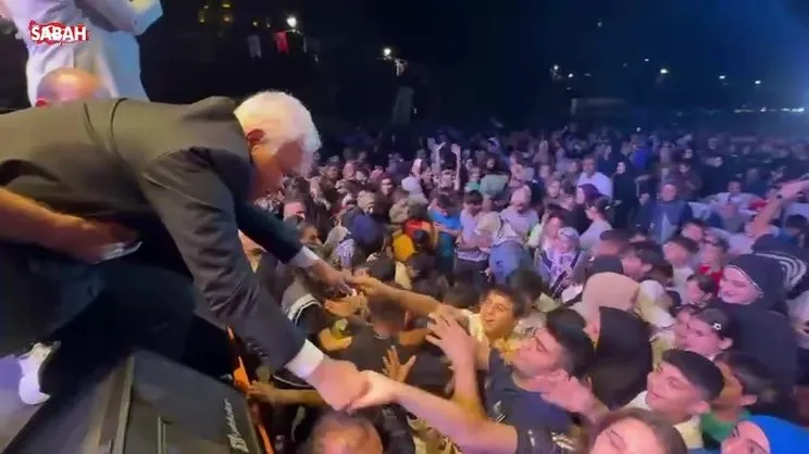 Nihat Hatipoğlu'na Diyarbakır'da sevgi seli