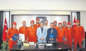 Kaymakam Gürçam’dan başarılı öğretmenlere ödül