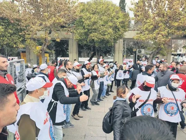 grevdeki-belediye-iscileri-bicak-kemige-dayandi-1640316438249.jpg CHP’li belediye işçilerine sıfır zam dayatması yapmıştı! Grevdeki belediye işçileri: Bıçak kemiğe dayandı
