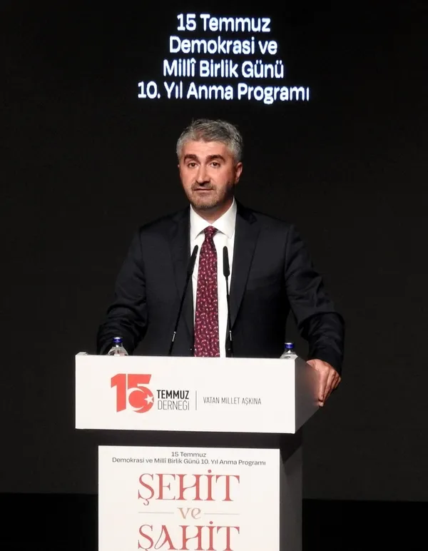 sehit-ve-sahit-programinda-duygusal-anlar-demokrasi-ve-milli-birlik-gunu-anisina-program-duzenlendi-1783791832994.jpg