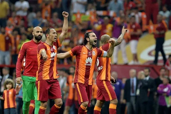 Galatasaray'da 15 futbolcu gidecek