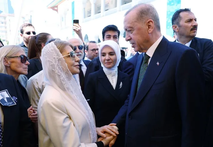son-dakika-ozer-ucuran-cillere-veda-baskan-erdogan-cenaze-torenine-katildi-1717413621907.jpg