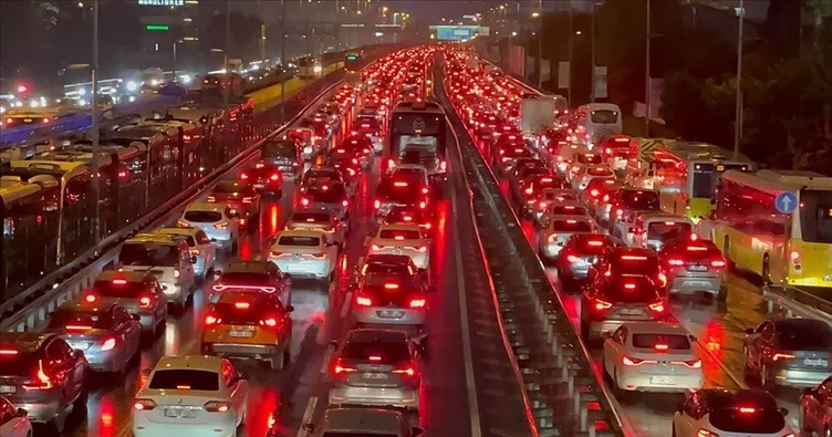 İstanbul’da derbi trafiği: Yoğunluk yüzde 85’e dayandı!